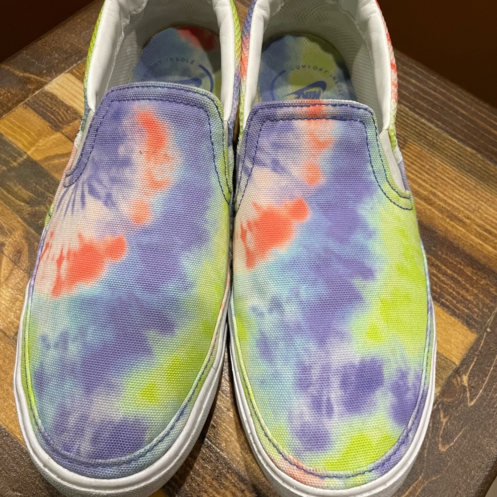 Nike Tie-Dye Slip-On Sneakers